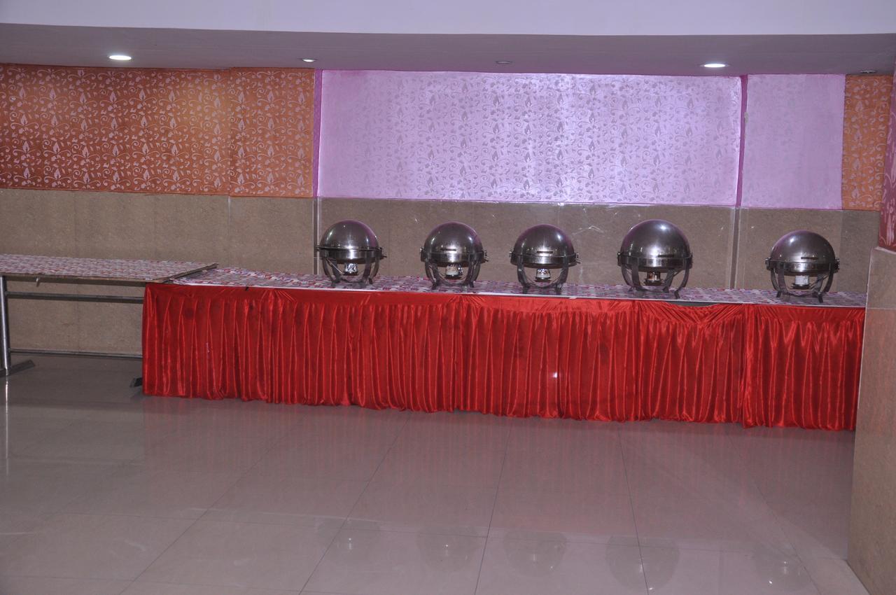 Hotel Samrat Kaushambi غازي أباد المظهر الخارجي الصورة