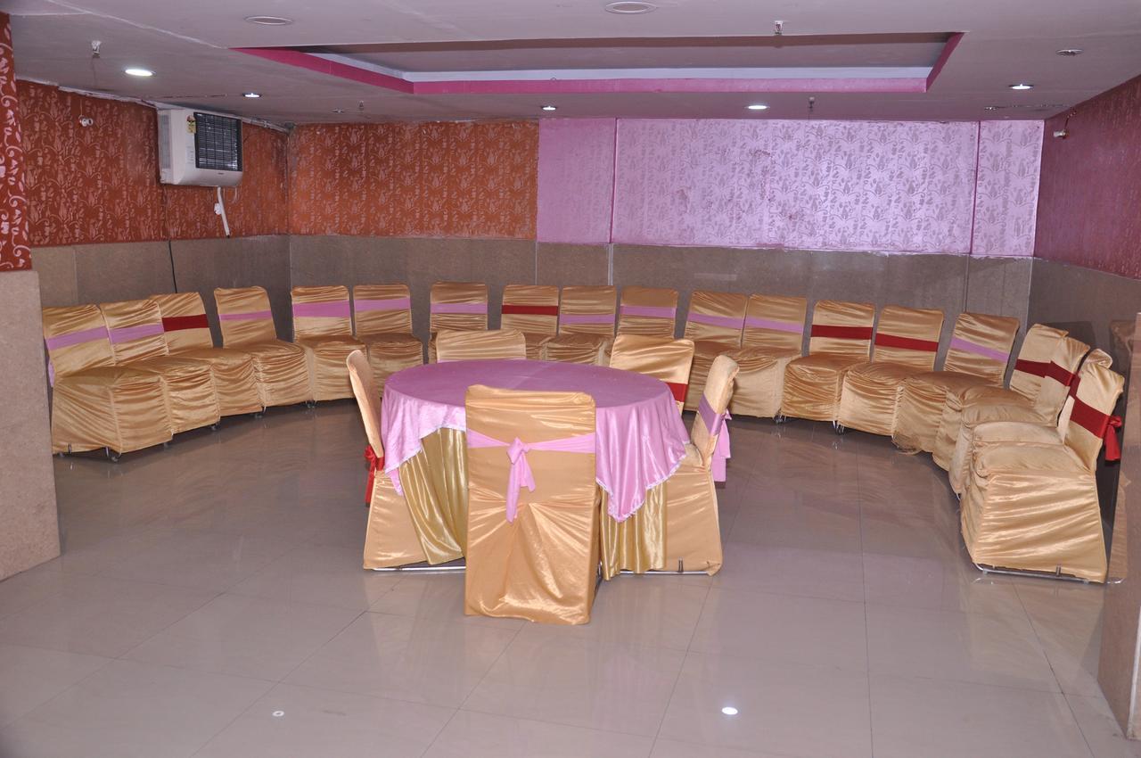 Hotel Samrat Kaushambi غازي أباد المظهر الخارجي الصورة