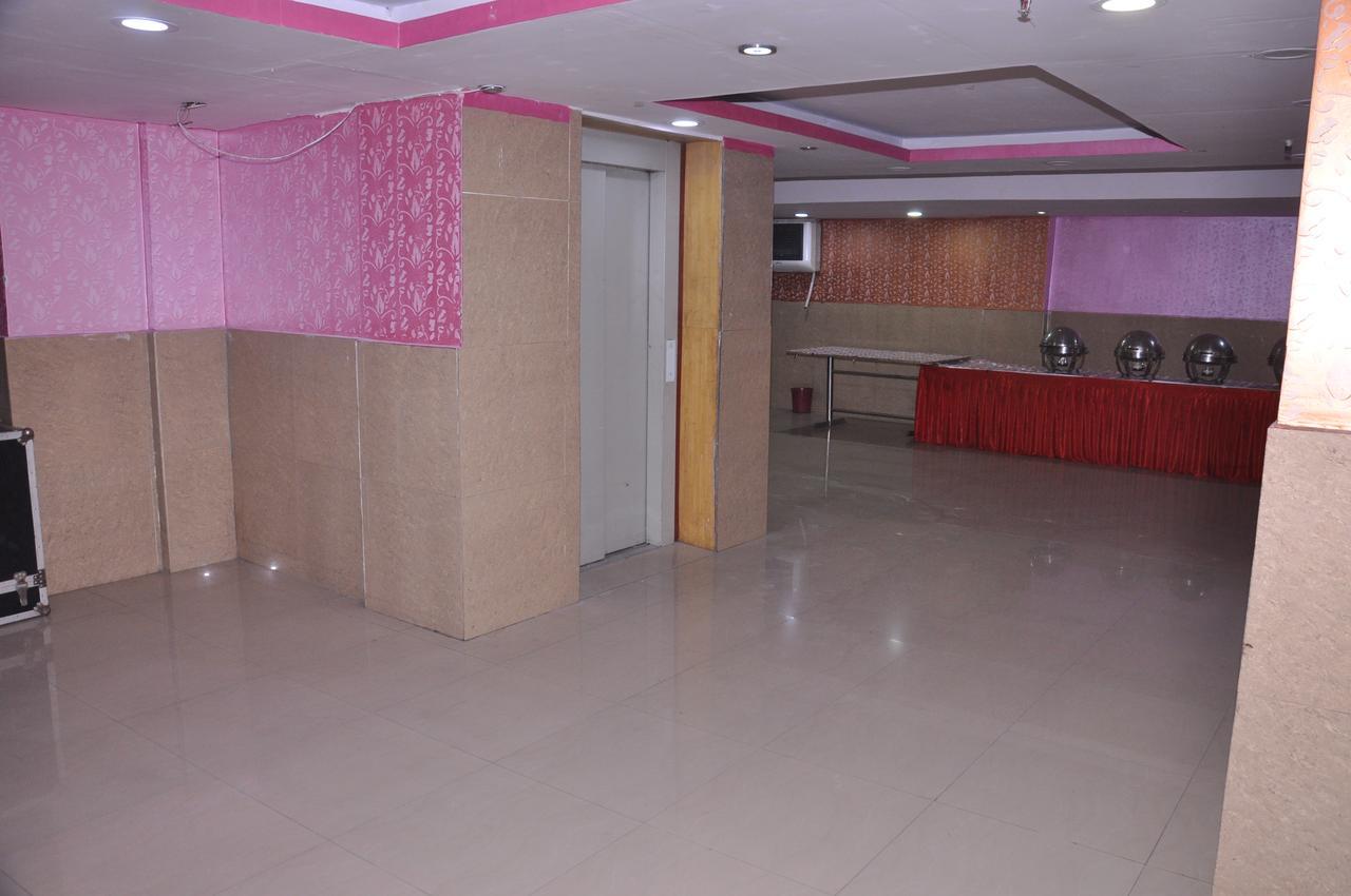 Hotel Samrat Kaushambi غازي أباد المظهر الخارجي الصورة