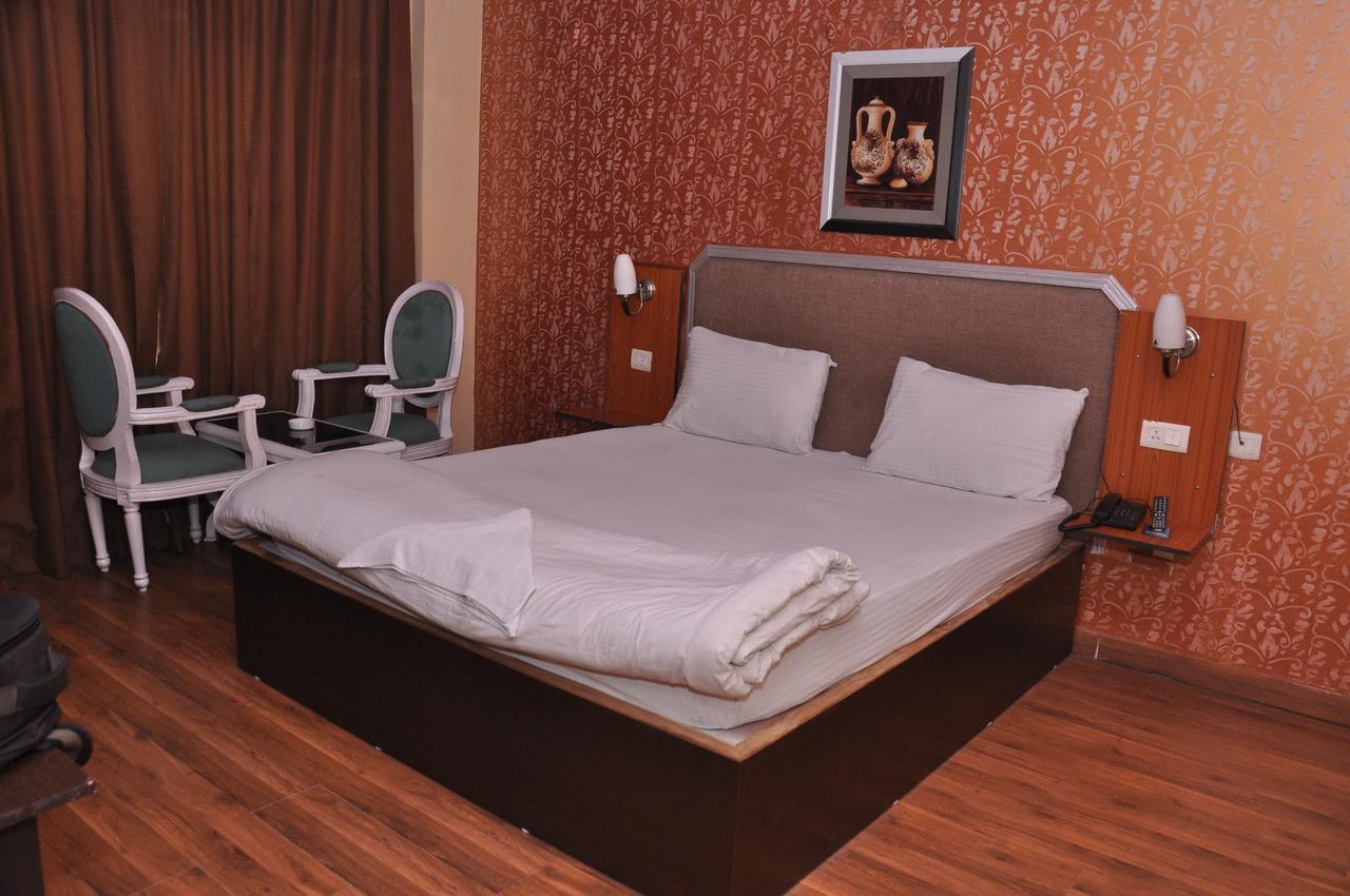 Hotel Samrat Kaushambi غازي أباد المظهر الخارجي الصورة