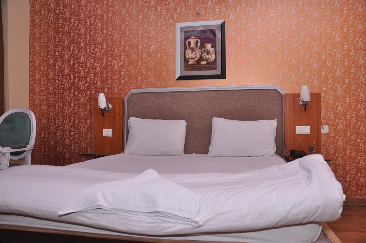 Hotel Samrat Kaushambi غازي أباد المظهر الخارجي الصورة