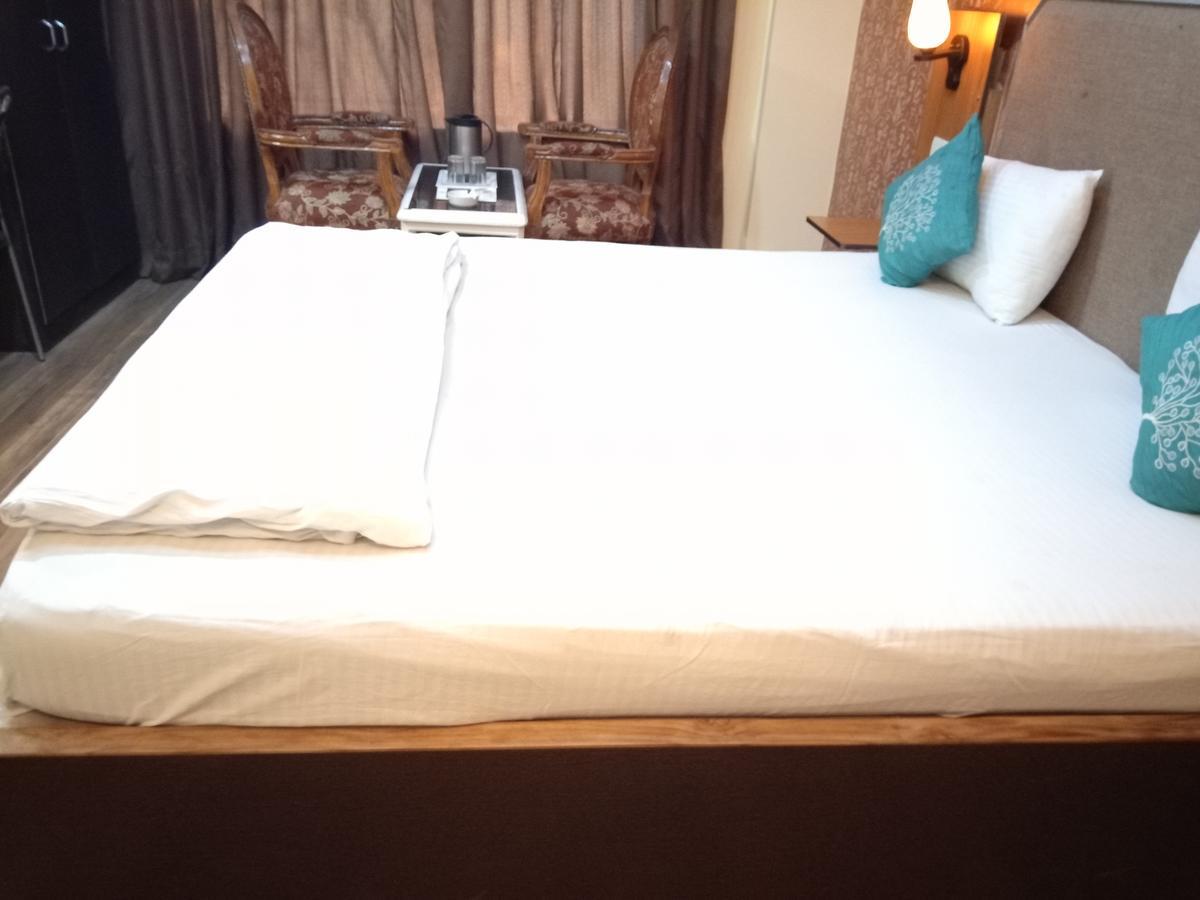 Hotel Samrat Kaushambi غازي أباد المظهر الخارجي الصورة
