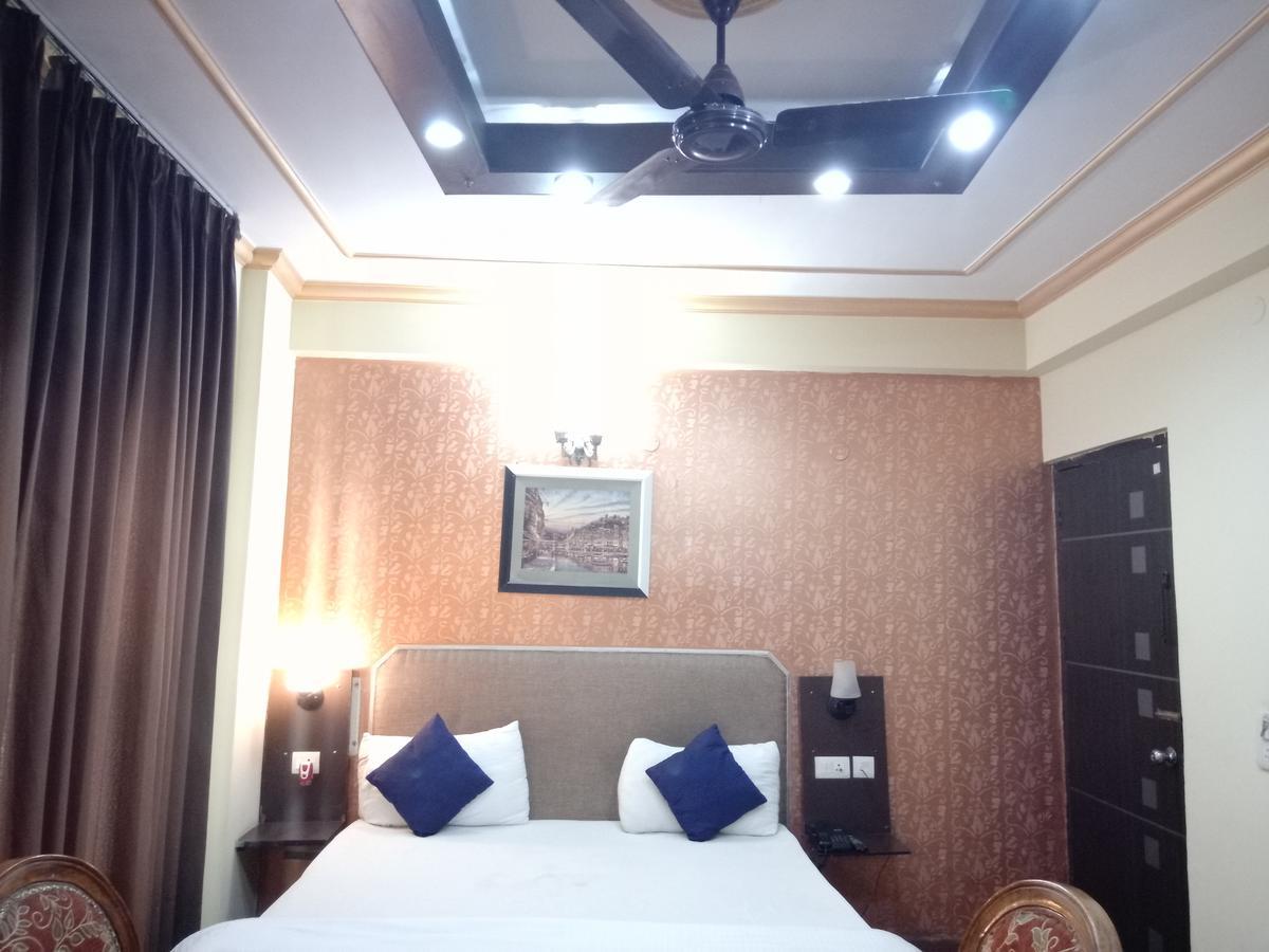Hotel Samrat Kaushambi غازي أباد المظهر الخارجي الصورة