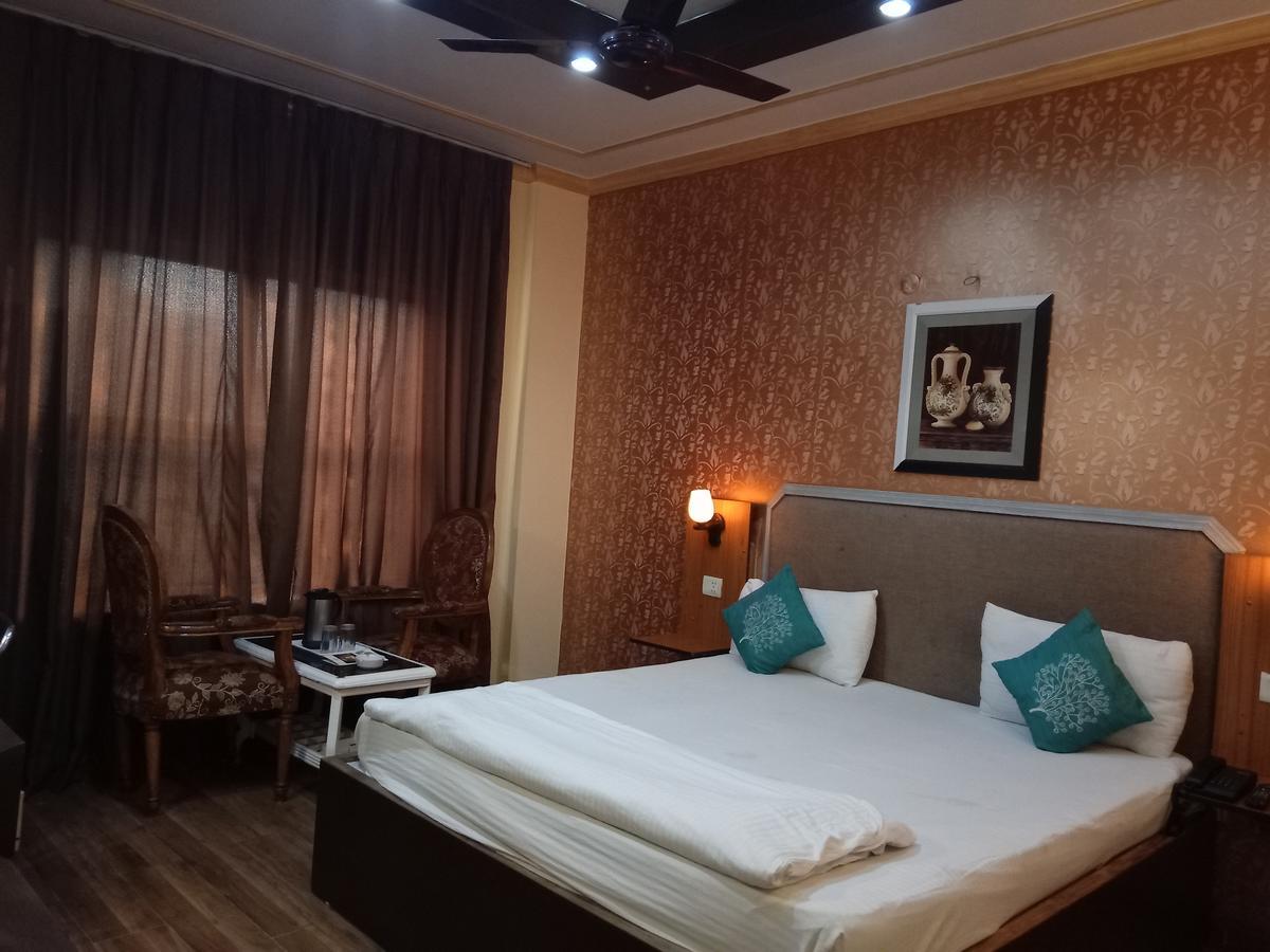 Hotel Samrat Kaushambi غازي أباد المظهر الخارجي الصورة